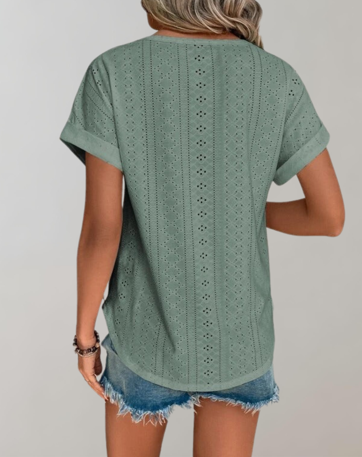 Jannicke | Lett Sommerbluse med Delikat Hullbroderi