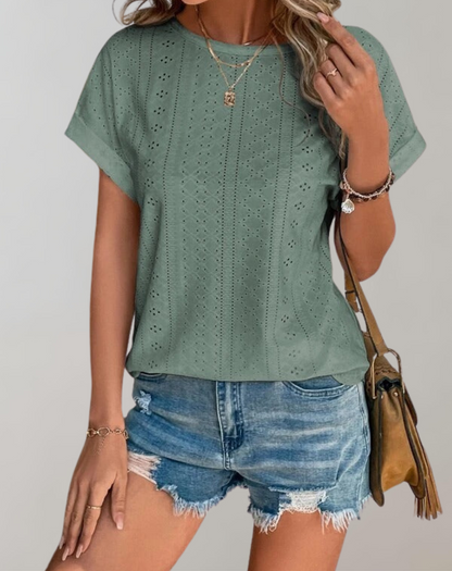 Jannicke | Lett Sommerbluse med Delikat Hullbroderi