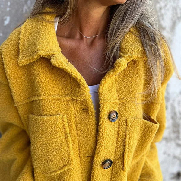 Lisbeth | Kort Ull Blazer med Klipper