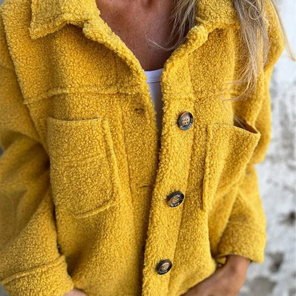 Lisbeth | Kort Ull Blazer med Klipper